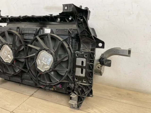 Кассета радиаторов для Audi Q7 4M 2015+ на фотографиях