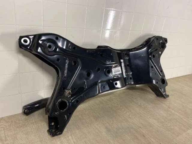 Подрамник двигателя для Mitsubishi Outlander II CW0W 2005-2012 на фотографиях