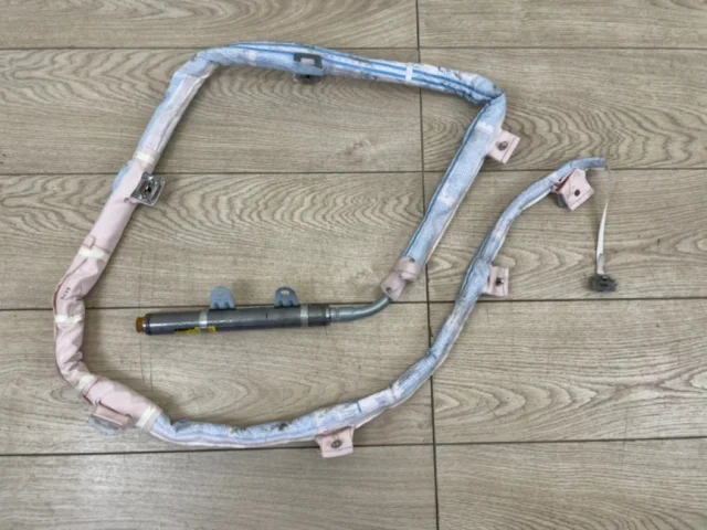 Шторка безопасности левая для Volkswagen Touareg II (7P5) 2010-2014 на фотографиях