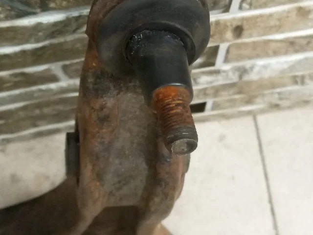 Рычаг передний правый нижний для Audi Q7 4L 2005-2015 на фотографиях