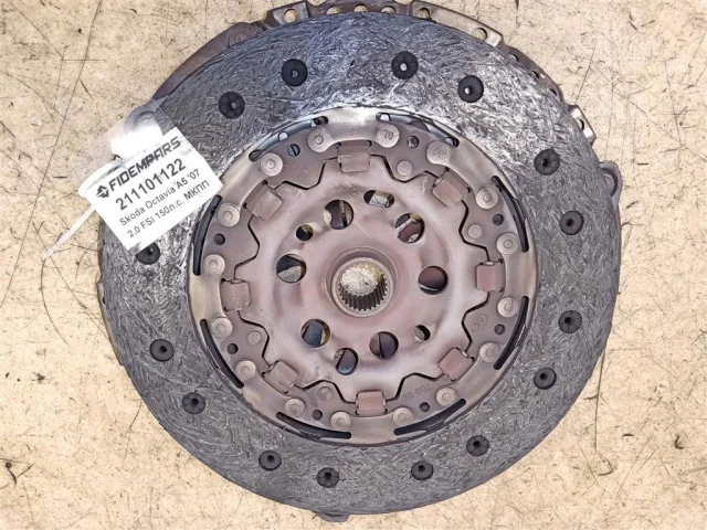 Сцепление в сборе для Volkswagen Passat (B6, Typ 3C) 2005-2010 на фотографиях