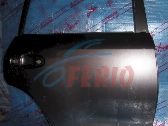 Дверь задняя правая для Toyota Land Cruiser 200 2007-2015 на фотографиях