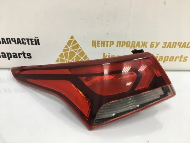 Фонарь внешний левый для Hyundai Solaris 2 (2017-2022) на фотографиях