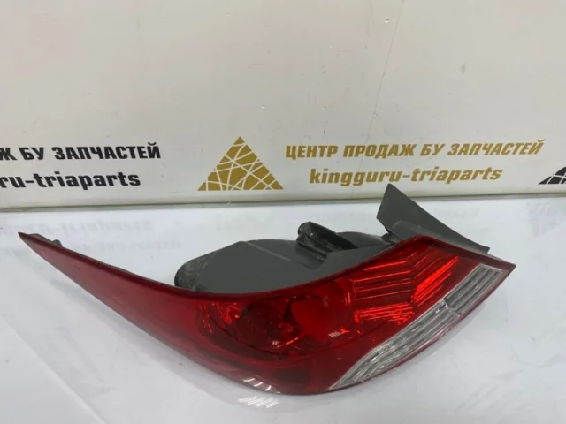 Фонарь левый для Hyundai Solaris 1 RB (2011-2013) на фотографиях