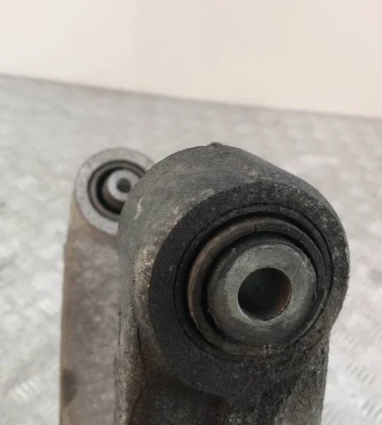 Качающийся рычаг левый для BMW X6 Е71 2007-2012 на фотографиях