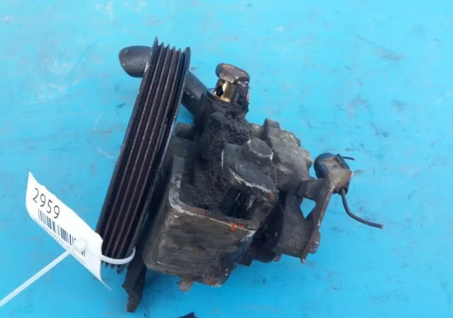 Насос ГУР для Mitsubishi Lancer 9 Седан CS 2003-2010 на фотографиях