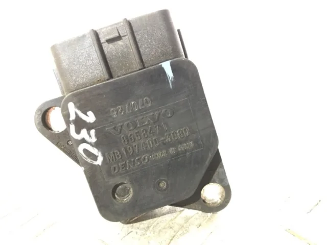 Датчик массового расхода воздуха для Volvo C30 MK 2006-2013 на фотографиях