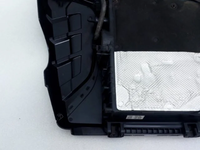 Корпус воздушного фильтра для Audi Q7 4M 2015+ на фотографиях