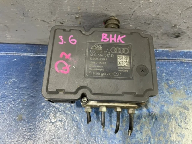 Блок ABS для Audi Q7 4L 2005-2015 на фотографиях