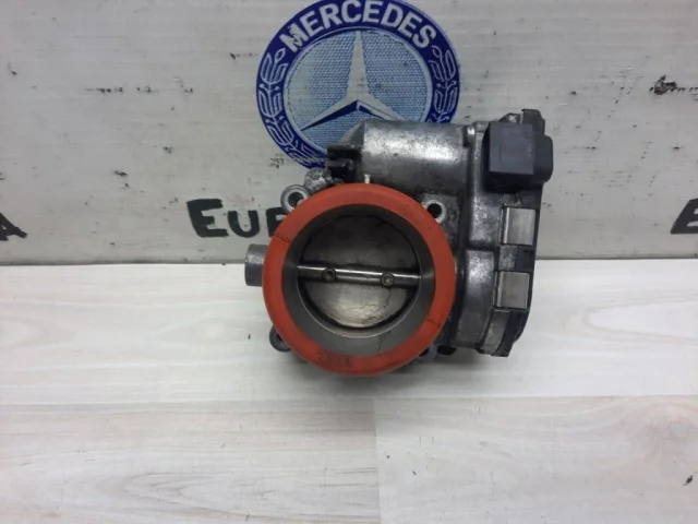 Дроссельная заслонка для Mercedes-Benz C class CL203 2000-2008 на фотографиях