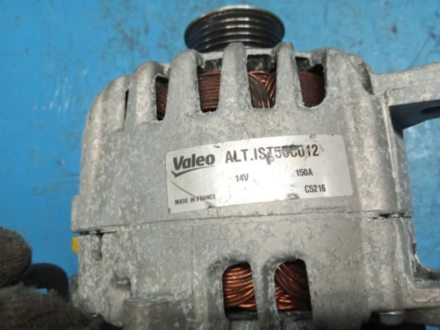 Генератор для Nissan Serena C26 2010-2016 на фотографиях