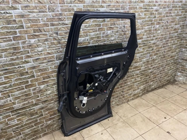 Дверь задняя правая для Land Rover Range Rover Sport L494 2013-2017 на фотографиях