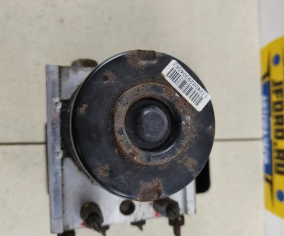 Блок ABS для Suzuki Grand Vitara 2005-2014 на фотографиях