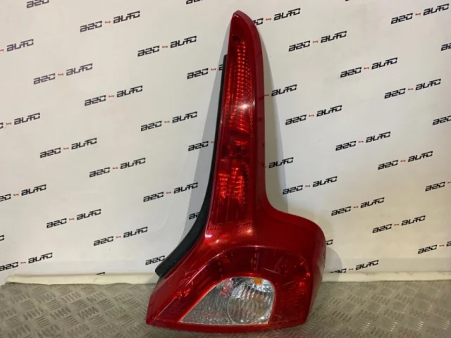Фонарь правый для Volvo C30 MK 2006-2013 на фотографиях