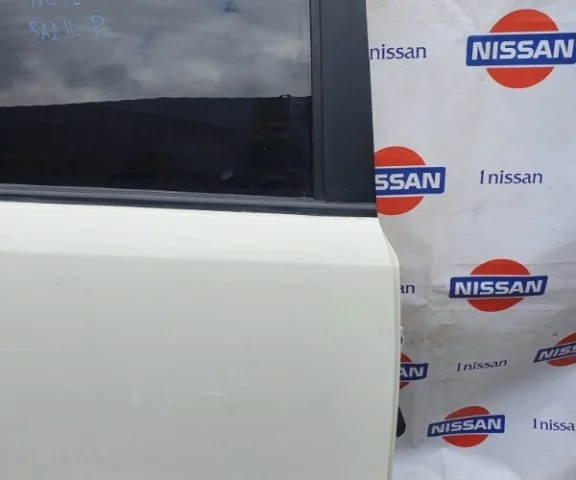 Двери для Nissan Note E12 2012-2020 на фотографиях