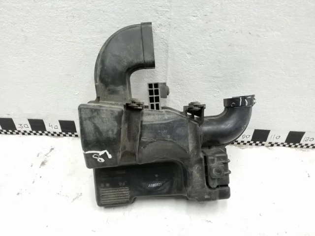 Резонатор воздуховода для Hyundai Solaris 1 рестайлинг 2014-2017 на фотографиях