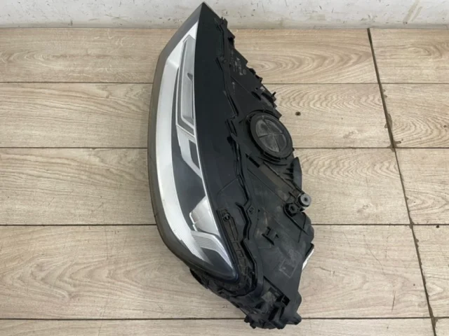 Фара ксенон левая для Audi Q7 4M 2015+ на фотографиях