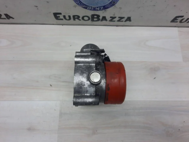 Дроссельная заслонка для Mercedes-Benz C class CL203 2000-2008 на фотографиях