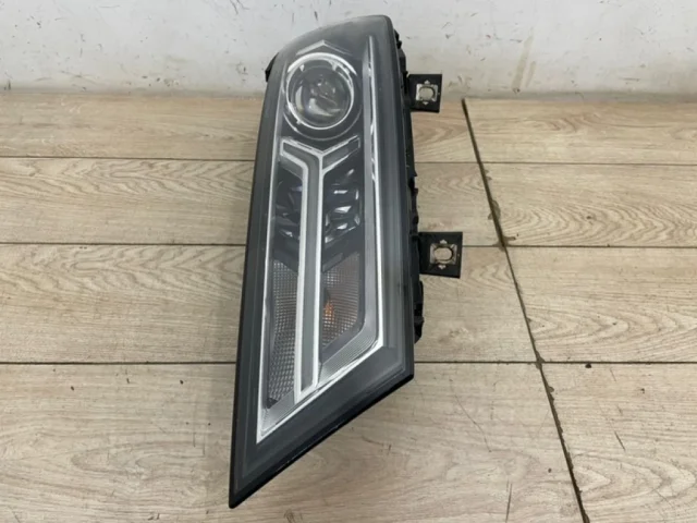 Фара ксенон левая для Audi Q7 4M 2015+ на фотографиях