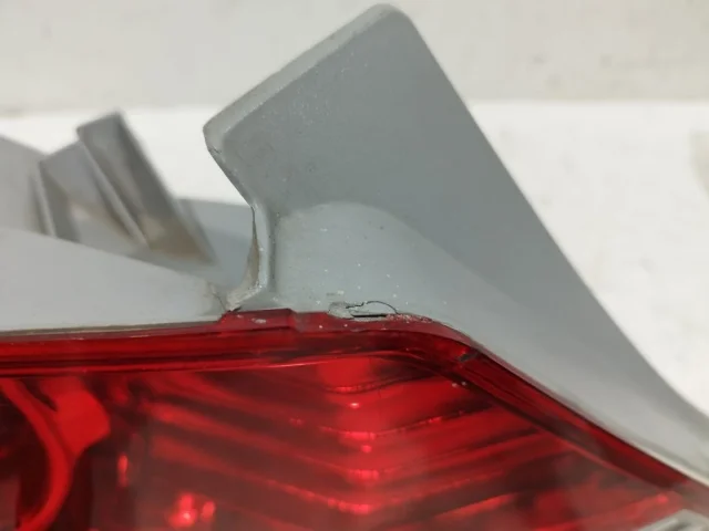 Фонарь внешний левый для Hyundai Solaris 1 RB (2011-2013) на фотографиях