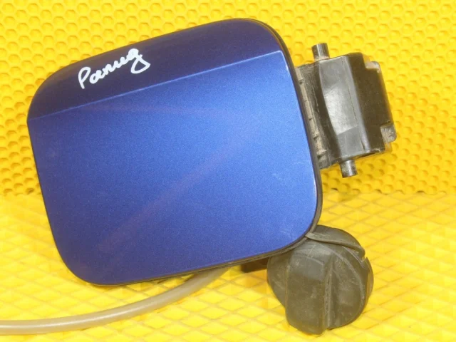 Лючок топливного бака для Skoda Rapid I NH3 2012-2017 на фотографиях