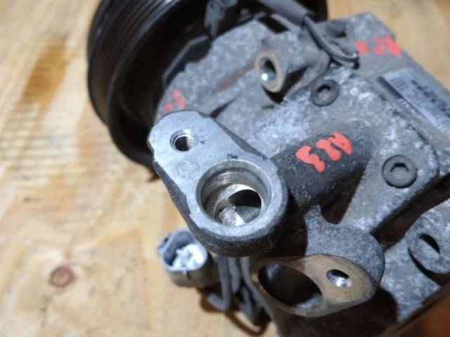 Компрессор кондиционера для Toyota RAV4 XA20 2000-2005 на фотографиях