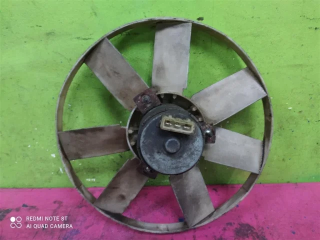 Вентилятор радиатора охлаждения ДВС для Volkswagen Golf III (1H5)Универсал (EU) 1991-2001 на фотографиях