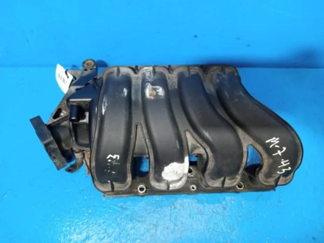 Впускной коллектор для Toyota Corolla E120/E130 Седан 2000-2007 на фотографиях