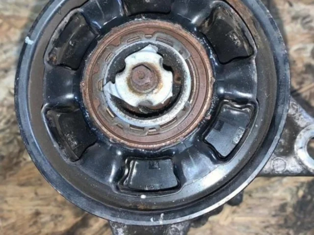 Компрессор кондиционера для BMW X3 F25 2010-2017 на фотографиях