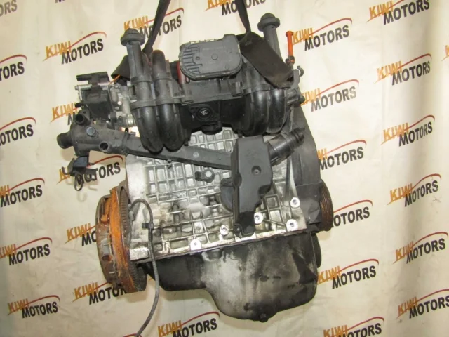 Двигатель без навесного для Volkswagen Polo III Variant (6N2) 1999-2001 на фотографиях