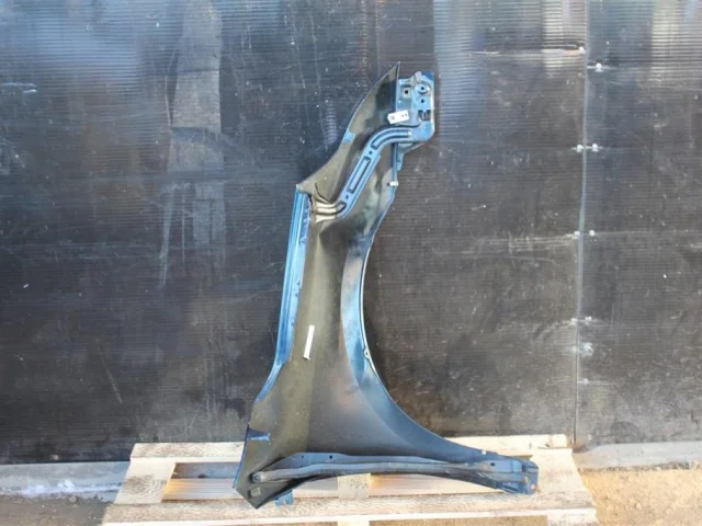 Крылья для Nissan Teana J32 2008-2013 на фотографиях