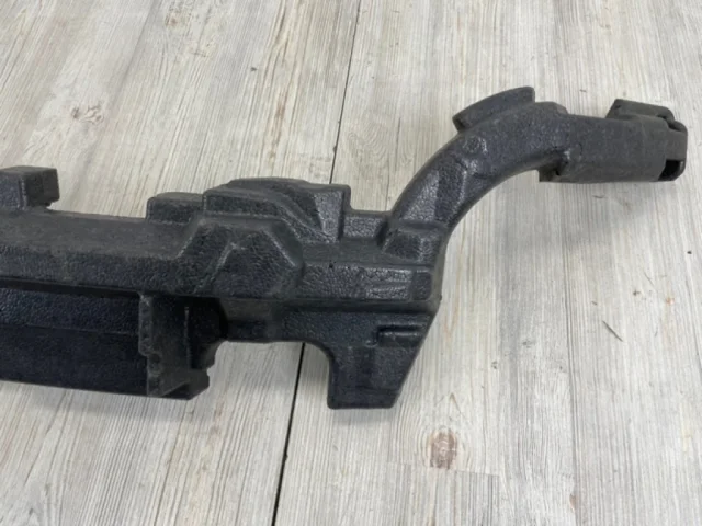 Абсорбер переднего бампера для Audi Q7 4M 2015+ на фотографиях