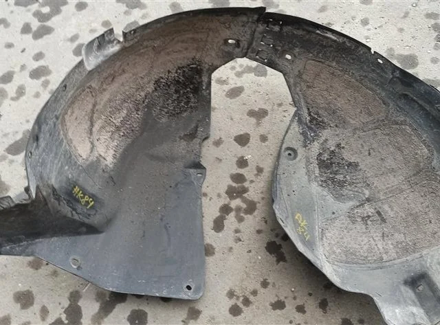 Подкрылок передний правый для Opel Zafira C 2011-2015 на фотографиях