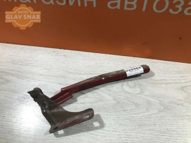Петля капота правая для Nissan Note E11 2005-2012 на фотографиях