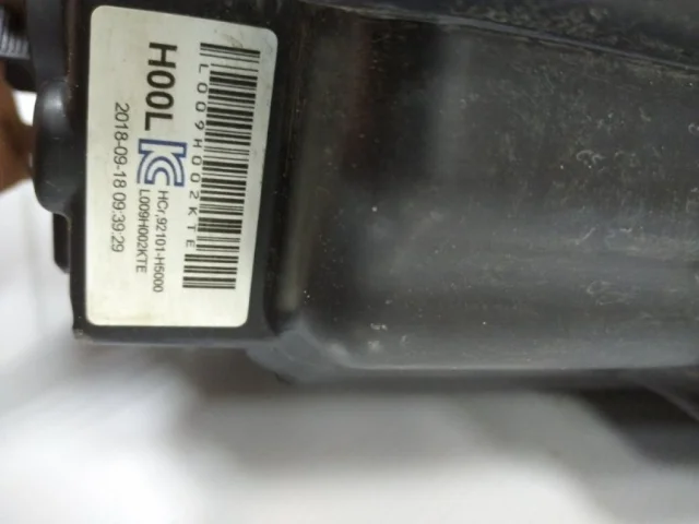 Фара ксенон левая для Hyundai Solaris 2 (2017-2022) на фотографиях