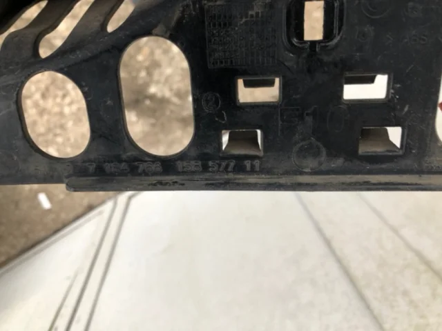 Кронштейн заднего бампера левый для BMW 5er Ф10 2010-2013 на фотографиях