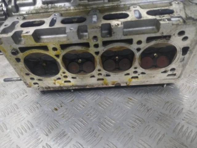 ГБЦ для Renault Logan 2007-2012 (Универсал KS) на фотографиях