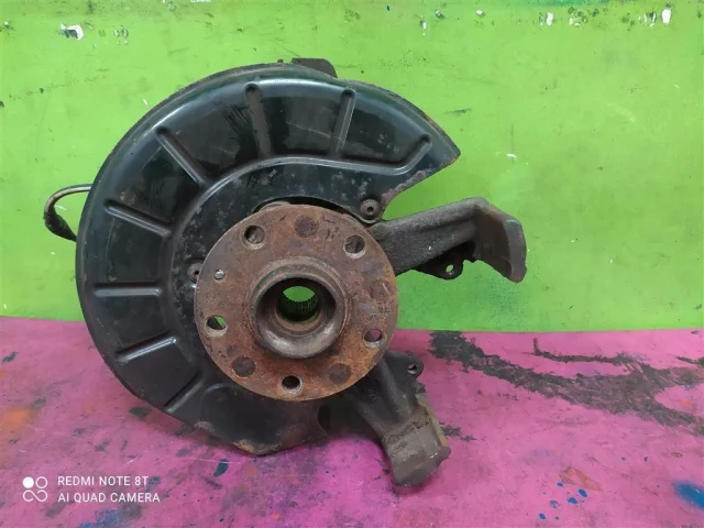 Кулак поворотный правый для Volkswagen Jetta 6 2010-2019 на фотографиях