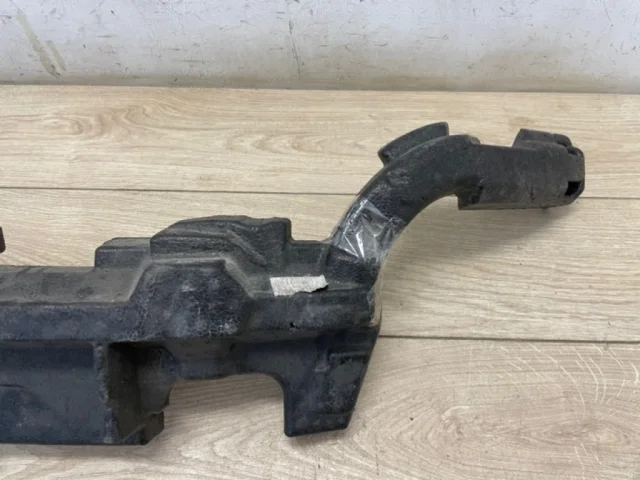 Абсорбер переднего бампера для Audi Q7 4M 2015+ на фотографиях