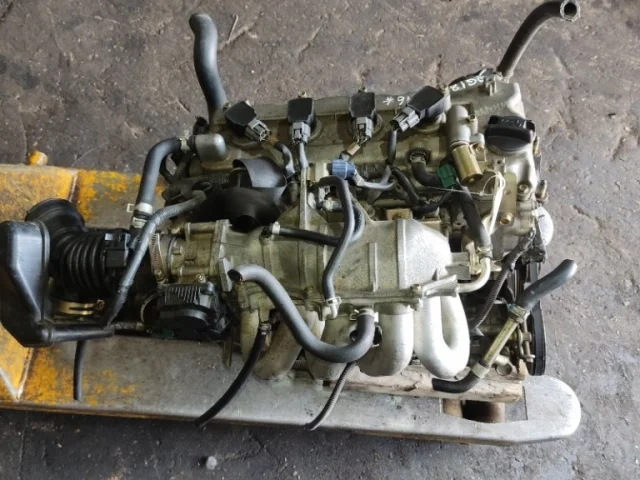 Двигатель для Nissan Primera P12 Седан 2002-2008 на фотографиях