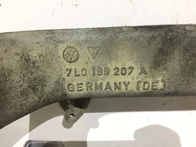 Подрамник двигателя для Volkswagen Touareg I (7L) 2002-2010 на фотографиях