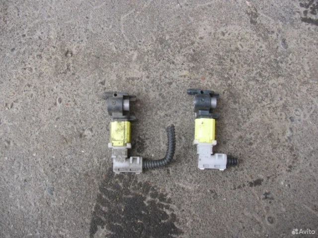 Датчик лобового удара для Toyota Corolla E160/E180 Седан (RU) 2012-2016 на фотографиях