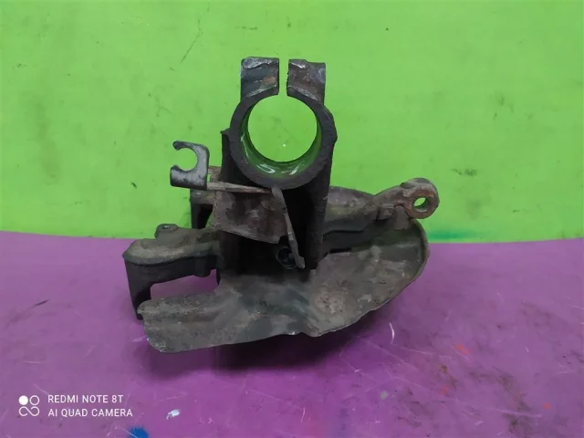 Кулак поворотный левый для Skoda Rapid I NH3 2012-2017 на фотографиях