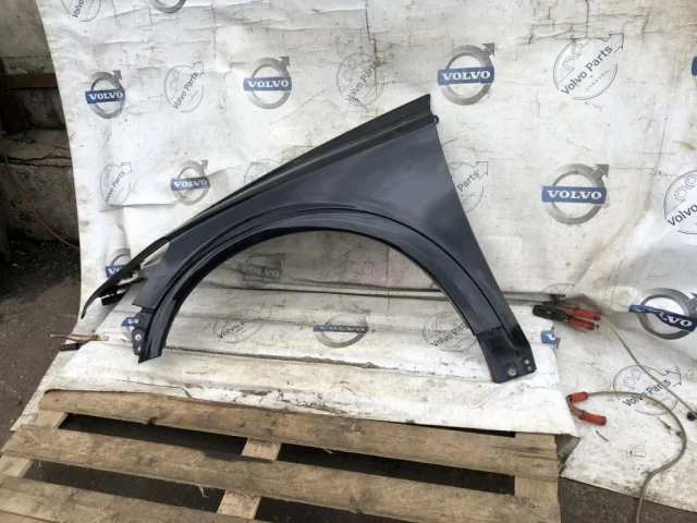 Крыло левое для Volvo C30 MK 2006-2013 на фотографиях