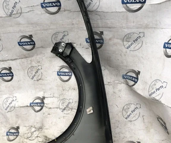 Крыло правое для Volvo C30 MK 2006-2013 на фотографиях