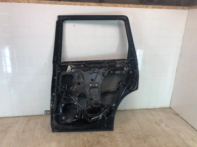 Двери для Mitsubishi Outlander 1 CU0W 2002-2009 на фотографиях