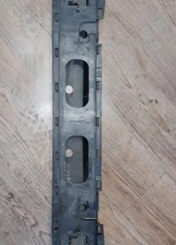 Усилитель переднего бампера для Volvo C30 MK 2006-2013 на фотографиях