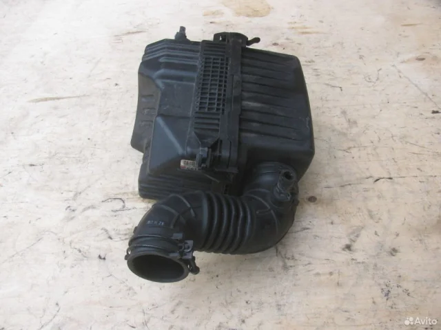 Корпус воздушного фильтра (нижняя часть) для Hyundai Solaris 1 RB (2011-2013) Хэтчбек на фотографиях