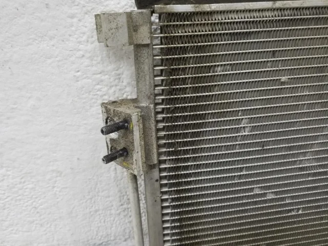 Радиатор кондиционера для Hyundai Solaris 1 RB (2011-2013) Хэтчбек на фотографиях