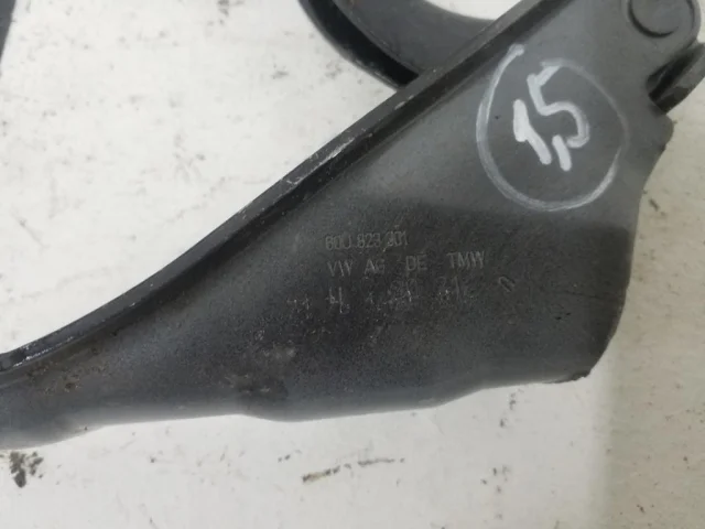 Петля капота левая для Skoda Rapid II 2020+ на фотографиях